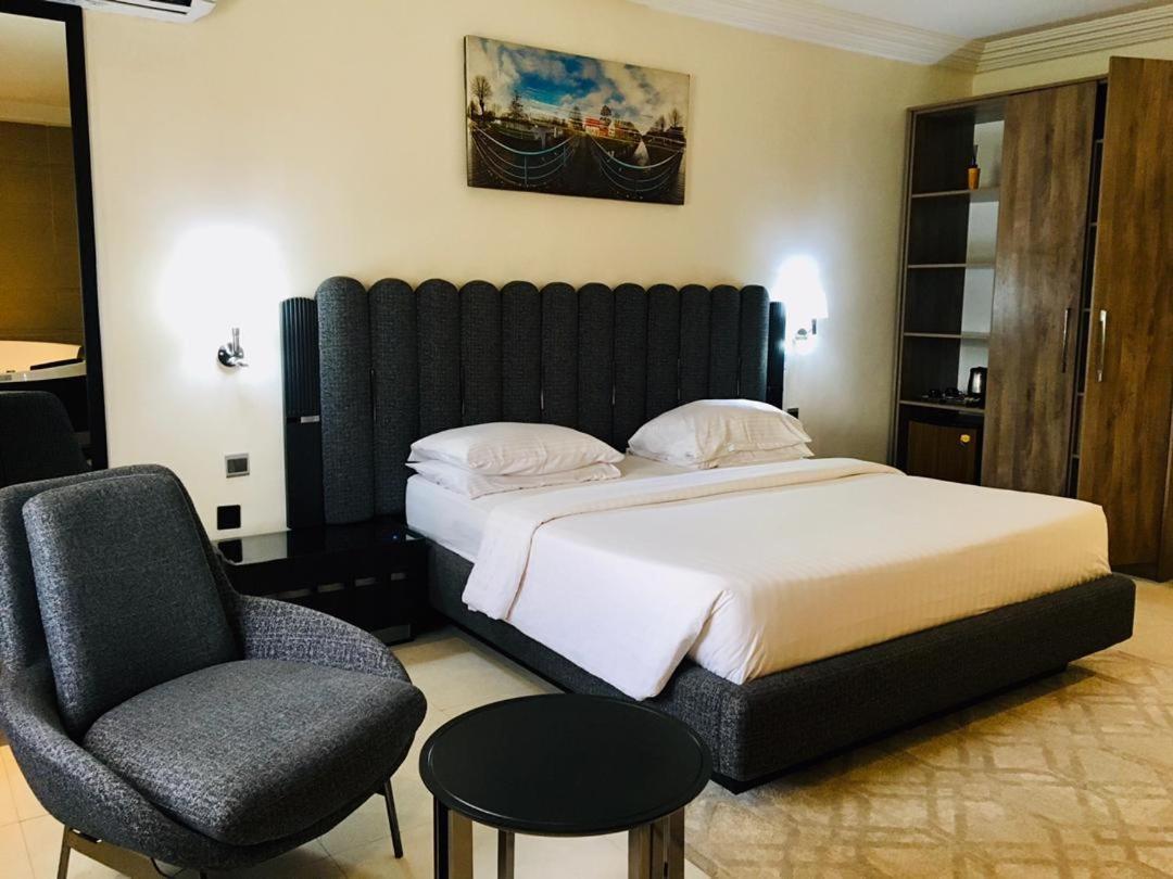 Summerset Continental Hotel Maitama By T E L E Hospitality 아부자 외부 사진