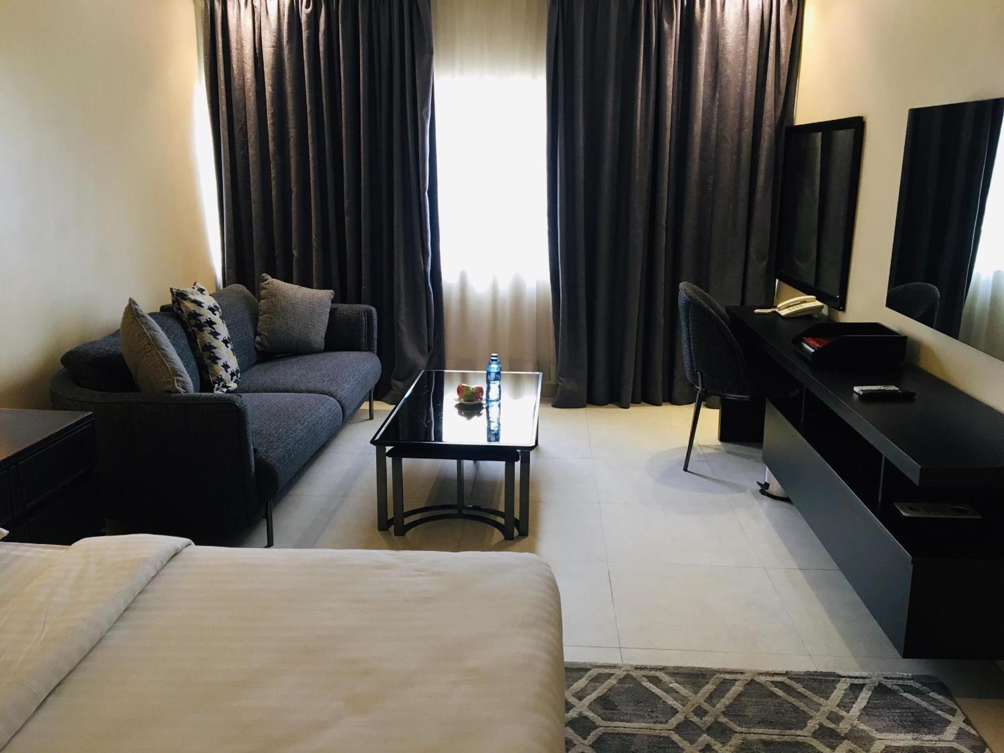 Summerset Continental Hotel Maitama By T E L E Hospitality 아부자 외부 사진