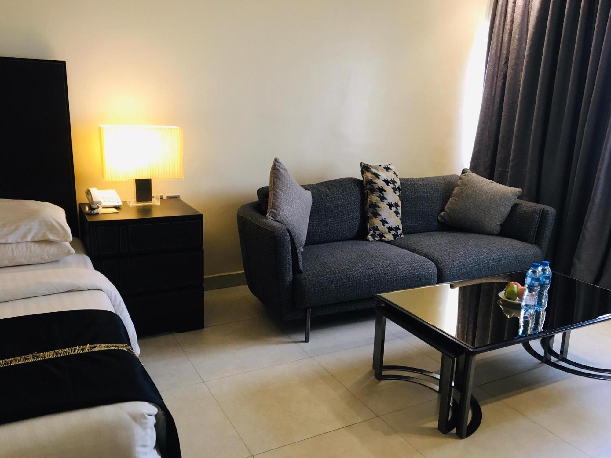 Summerset Continental Hotel Maitama By T E L E Hospitality 아부자 외부 사진
