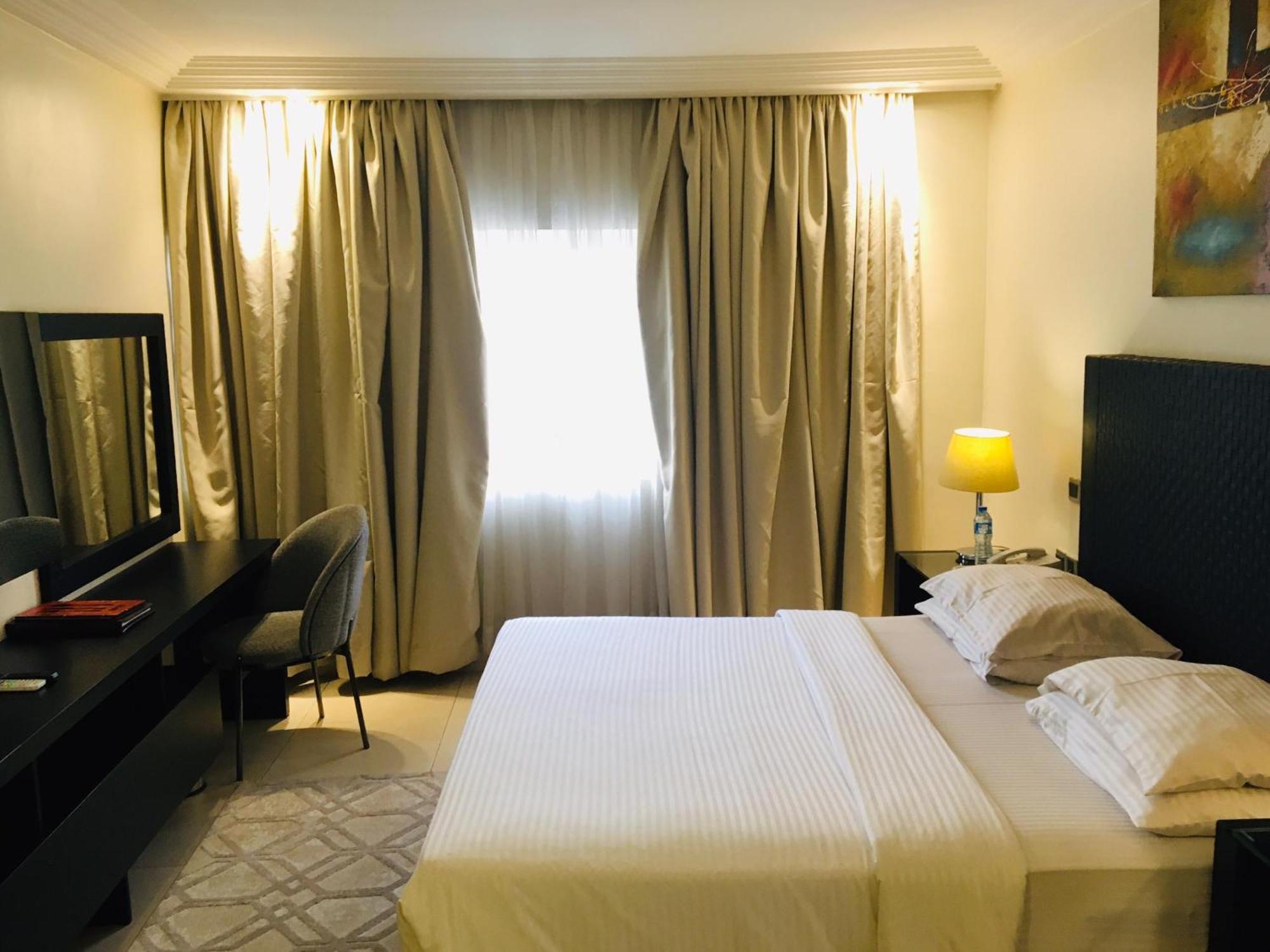 Summerset Continental Hotel Maitama By T E L E Hospitality 아부자 외부 사진