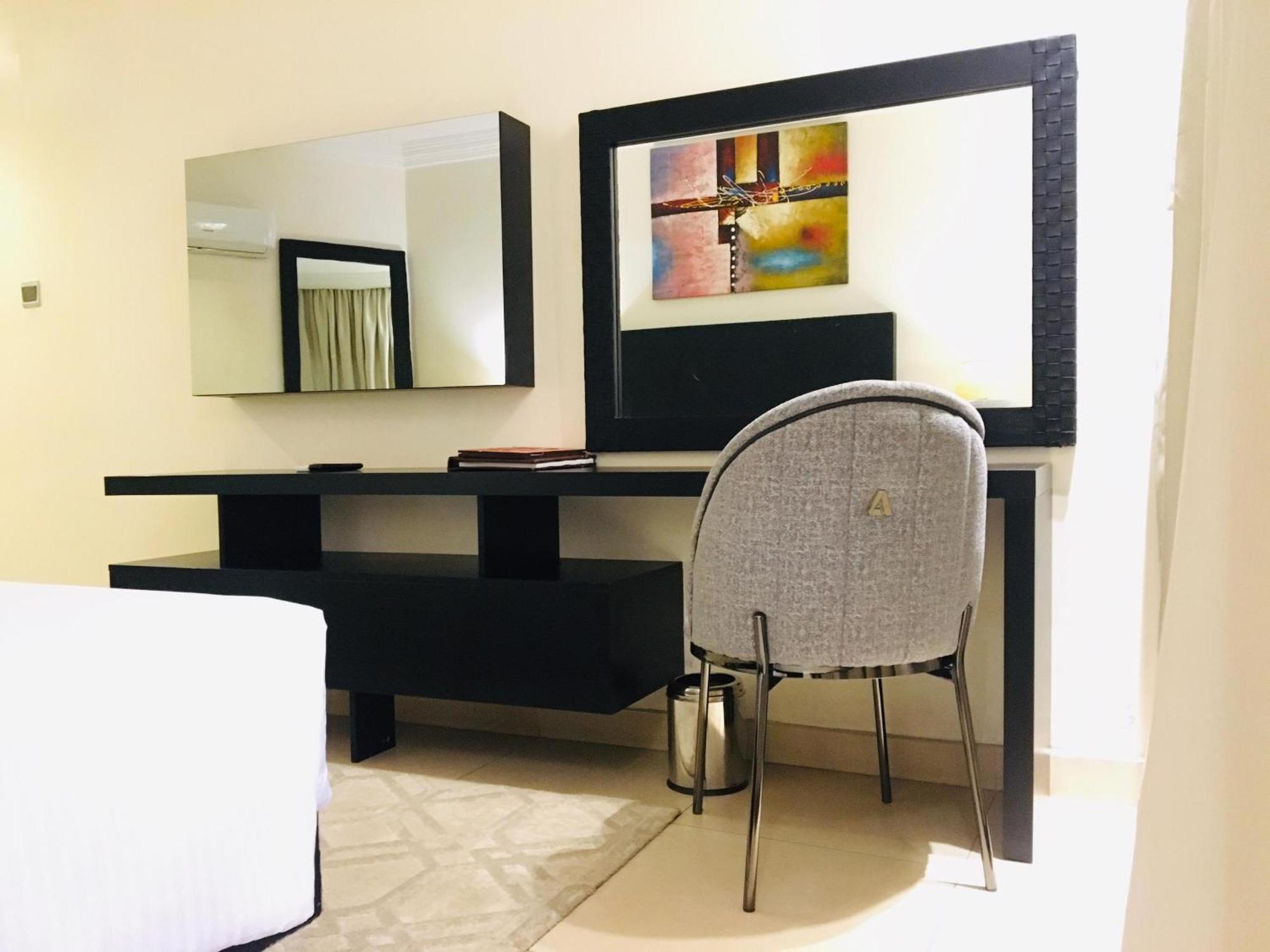 Summerset Continental Hotel Maitama By T E L E Hospitality 아부자 외부 사진