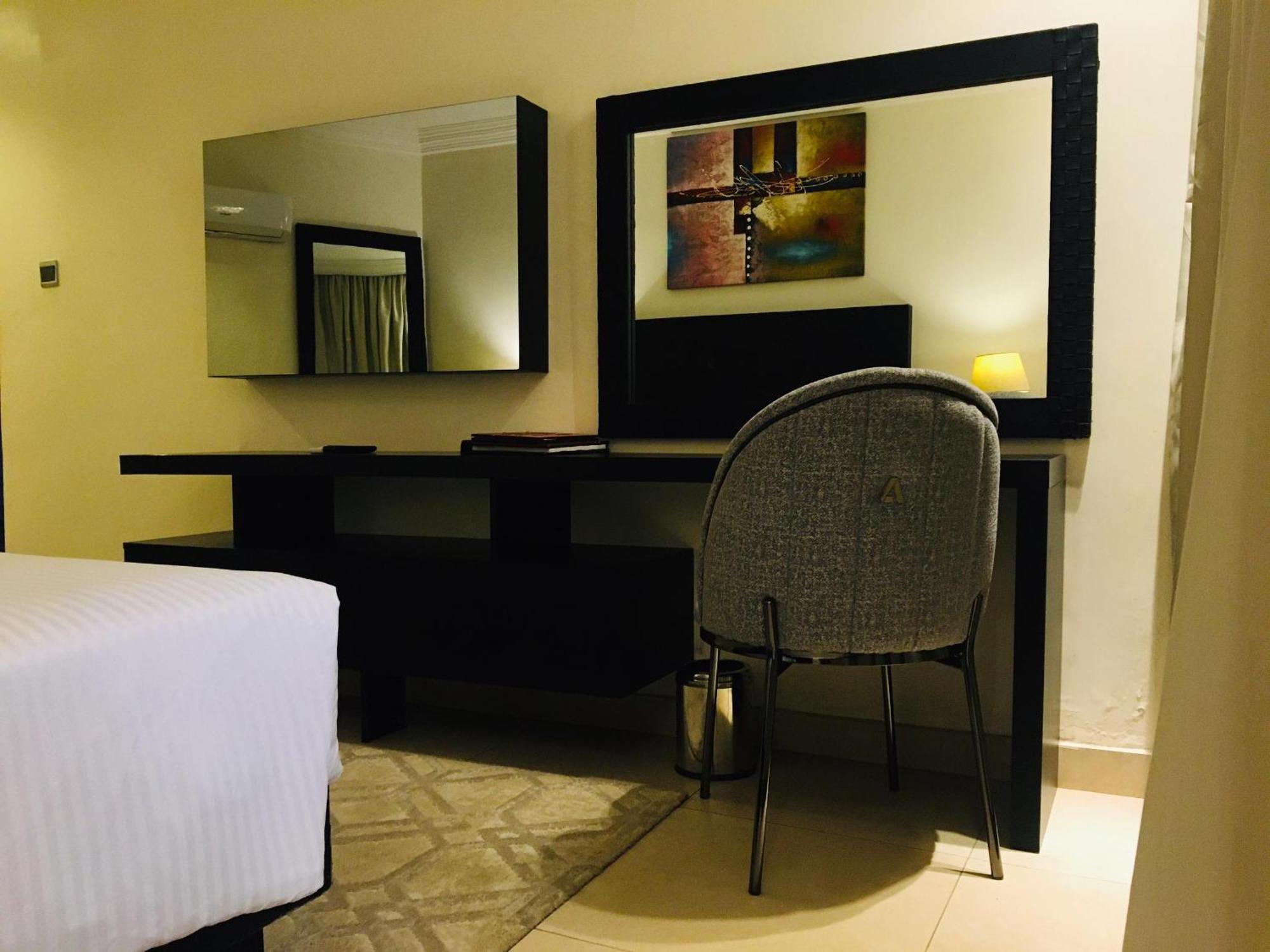 Summerset Continental Hotel Maitama By T E L E Hospitality 아부자 외부 사진