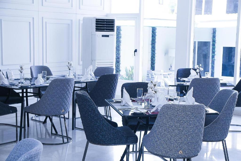 Summerset Continental Hotel Maitama By T E L E Hospitality 아부자 외부 사진